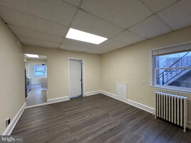 Primary Photo - 224 Long Ln