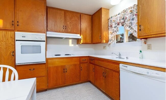 Building Photo - 7845 Tanglerod Ln