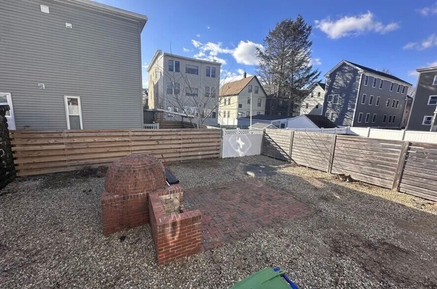 Building Photo - 375 Highland Ave
