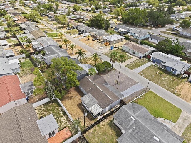 Building Photo - 3301 Rosefield Dr