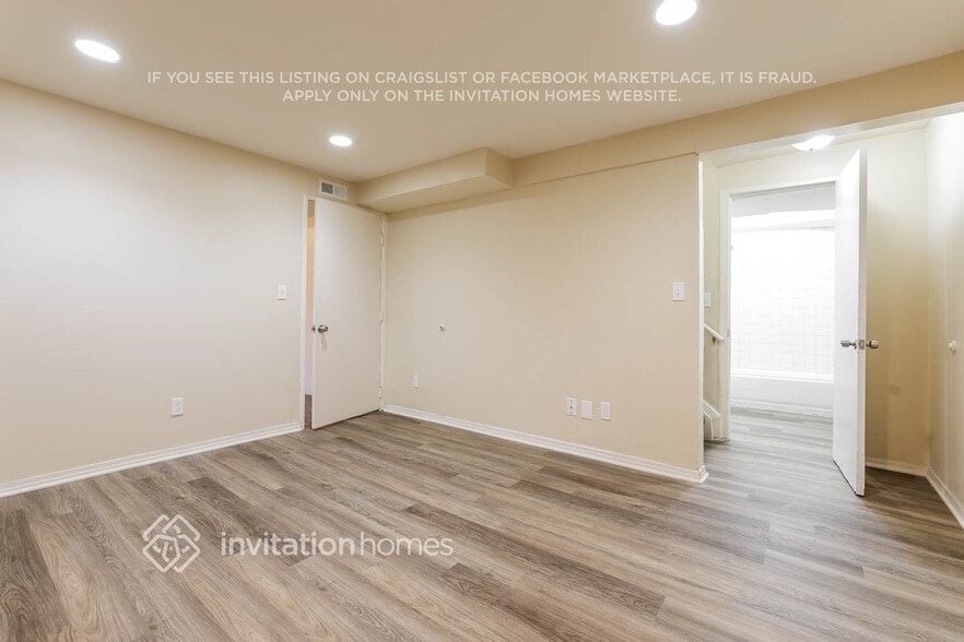 Building Photo - 2690 Ridge Dr