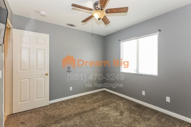 Building Photo - 1493 Evergreen Ave