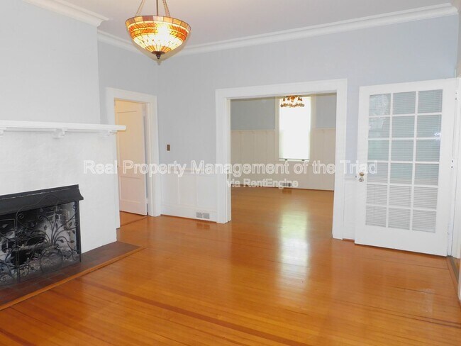 Building Photo - 1224 Glade St NW