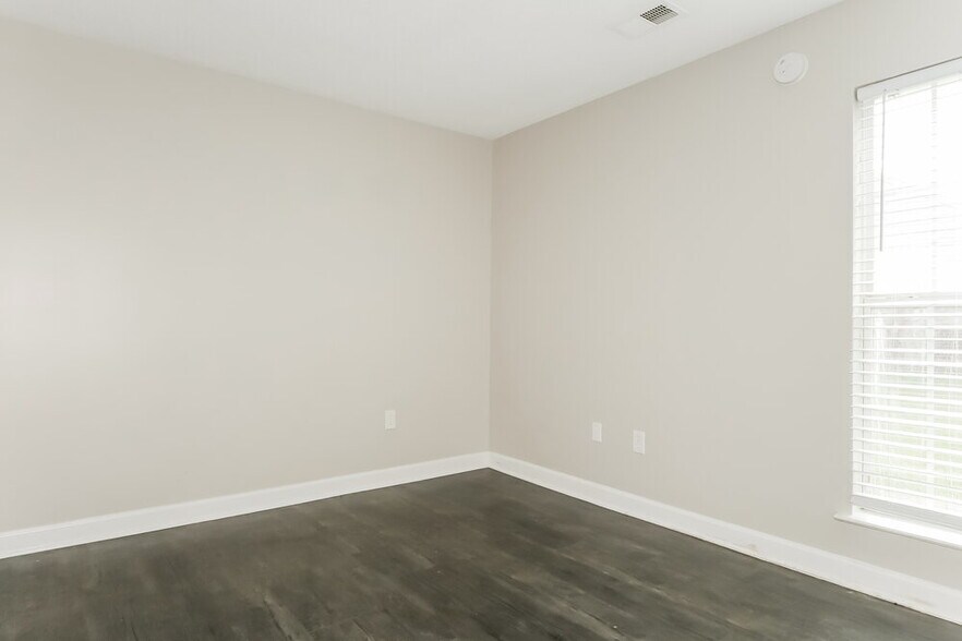 Building Photo - 10678 Pecan Meadow Dr N
