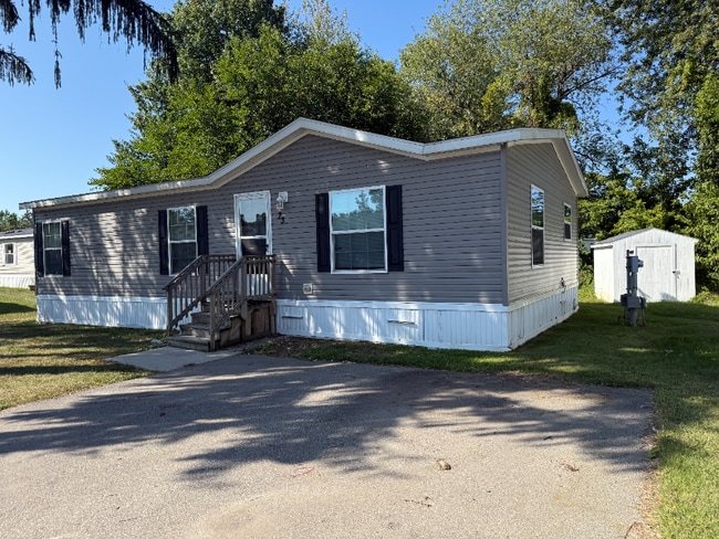 Building Photo - 73 W Manor St