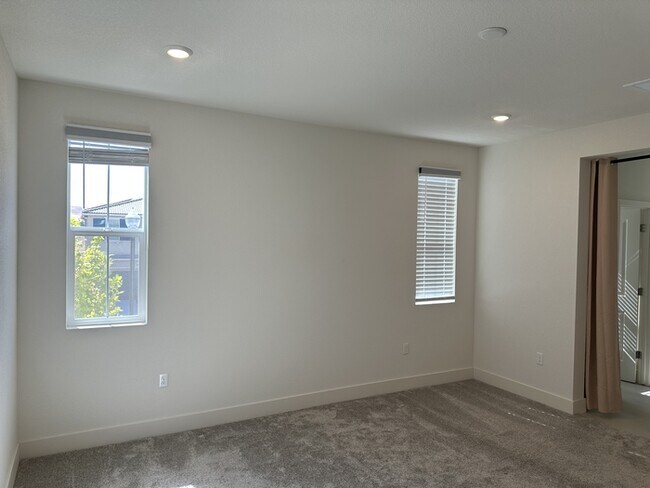 Building Photo - 7329 Umberto Pl