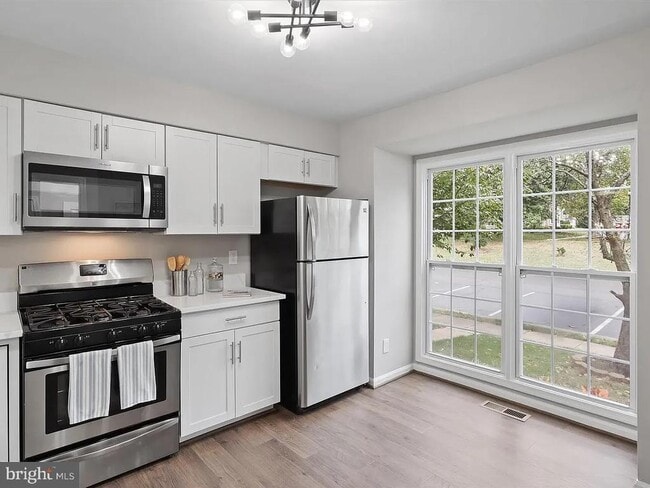 Building Photo - 43485 Plantation Terrace