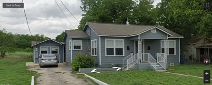 Building Photo - 111 Zuehl