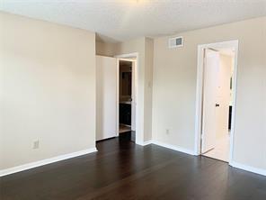 Building Photo - 12400 Overbrook Ln