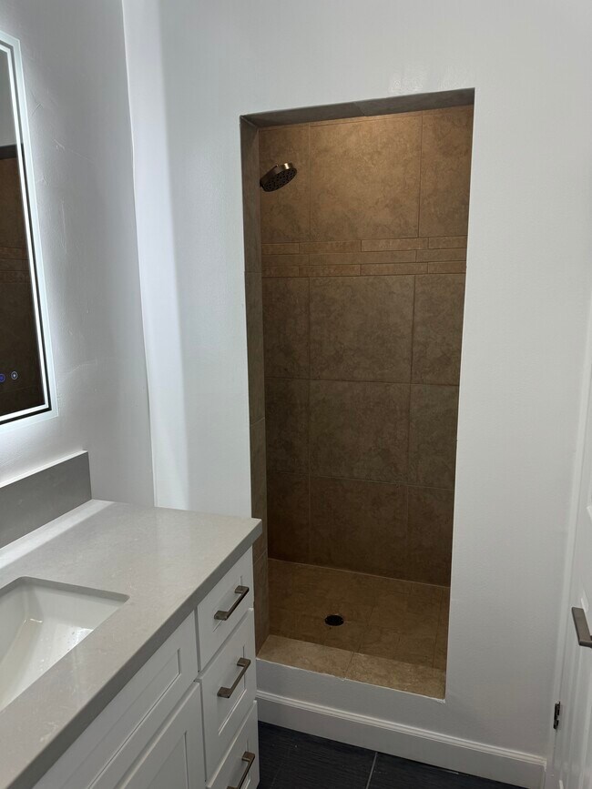 Building Photo - 3536 West Ave