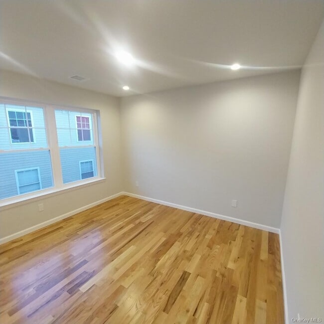 Building Photo - 343 Jackson St