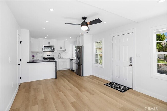 Building Photo - 274 Cliff Dr