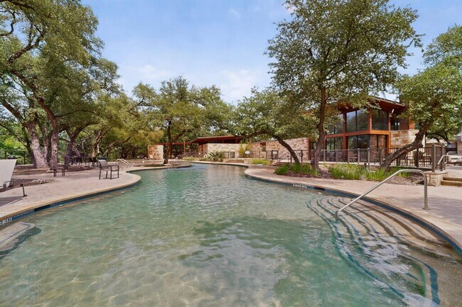 Building Photo - 13900 Tyburn Trail