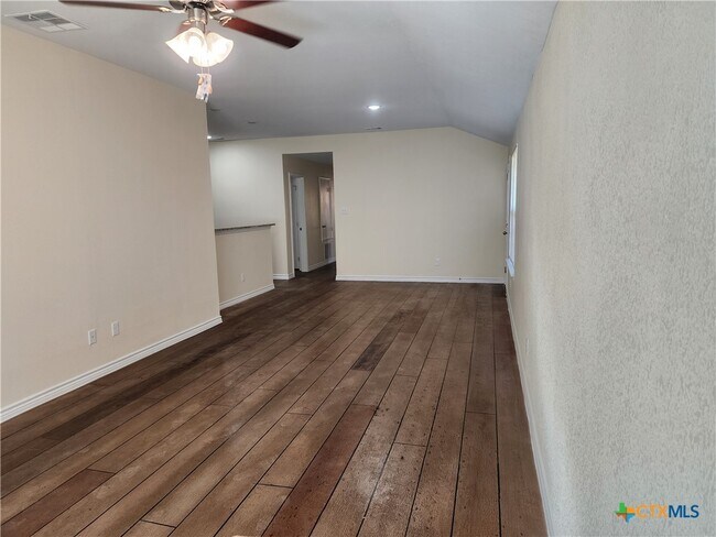 Building Photo - 546 Lost Trl