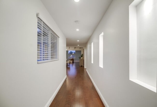 Building Photo - Beautiful house in heart of Point Loma