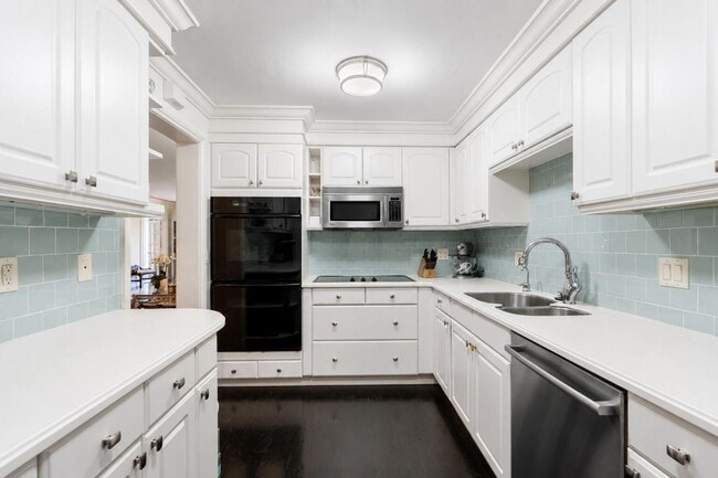 Building Photo - 315 S Lake Dr
