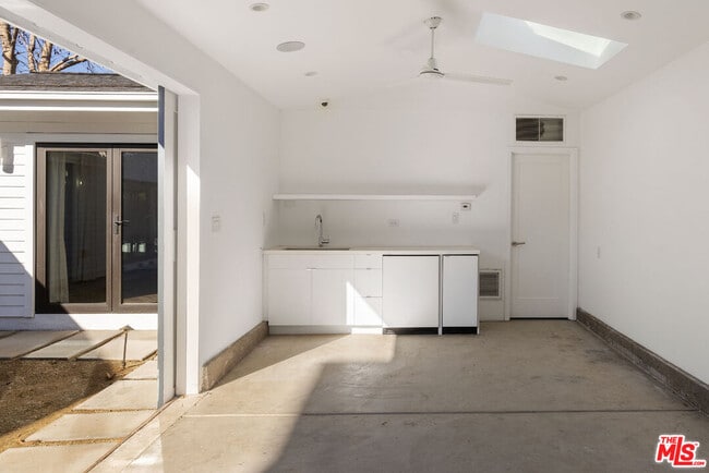 Building Photo - 4525 Melbourne Ave