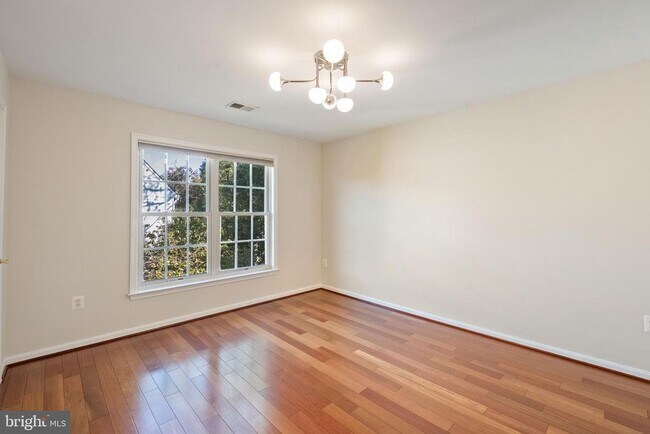 Building Photo - 2393 Watters Glen Ct