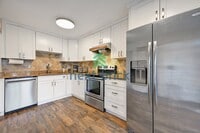 Building Photo - Charming 3-Bedroom Home in Auburn Near Green River College with Fenced Yard & Prime Location!