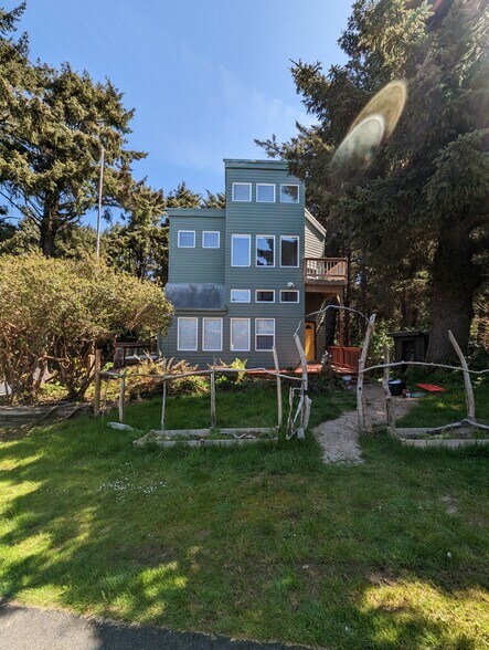 Primary Photo - 24 Nancy Ln