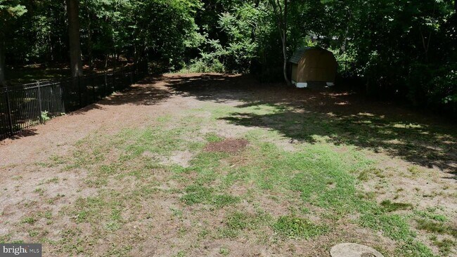 Building Photo - 2051 Collins Ct