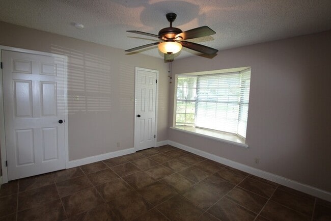 Building Photo - 3-bedroom, 2-bathroom gem!