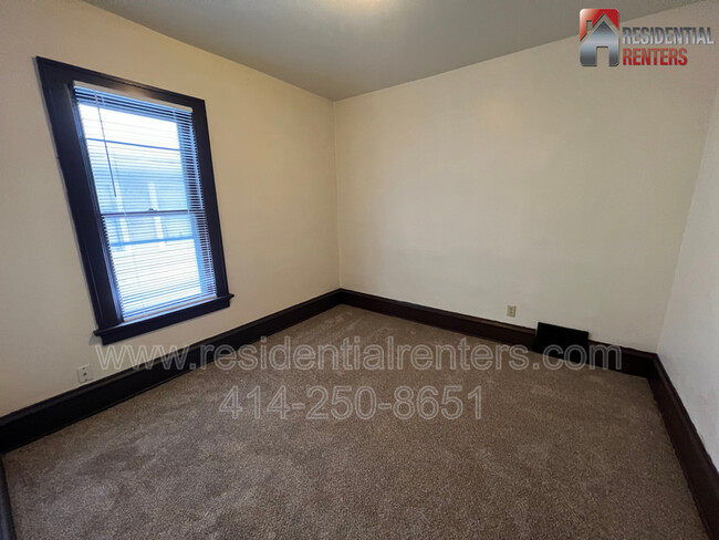 Building Photo - 2742 N 40th St