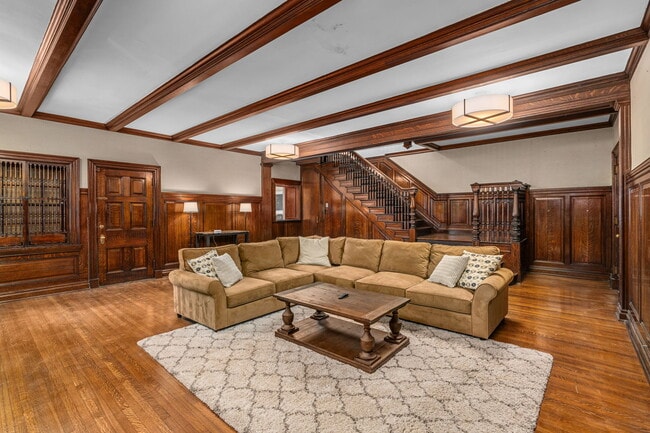 Building Photo - 5135 Ellsworth Ave