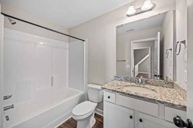 Building Photo - Welcome to Peyton's Lake!