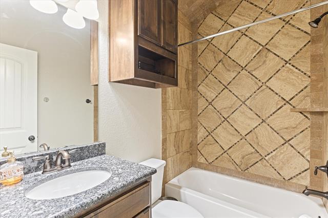 Building Photo - 9128 Parkview Cir