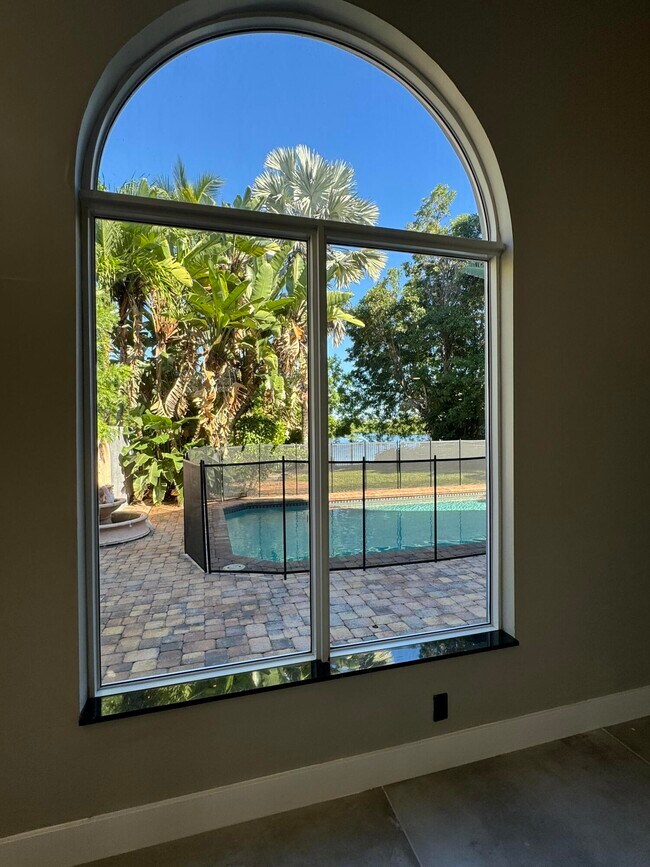 Building Photo - 10366 Buena Ventura Dr