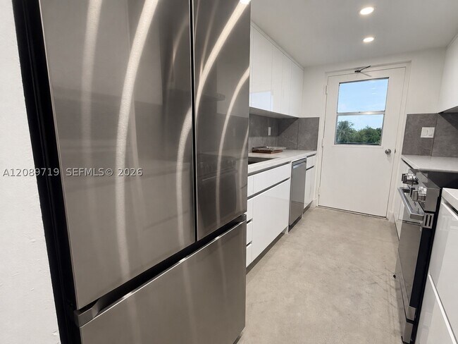Building Photo - 5781 Biscayne Blvd