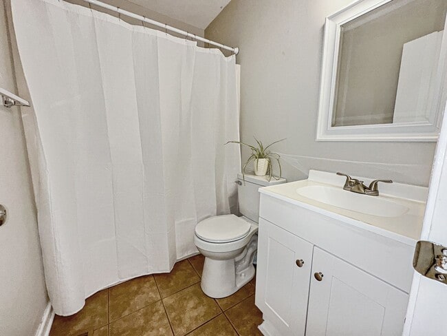 Building Photo - Charming home in the heart of Mechanicsville!