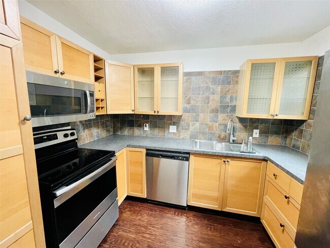 Building Photo - 2103 Place Rebecca Ln