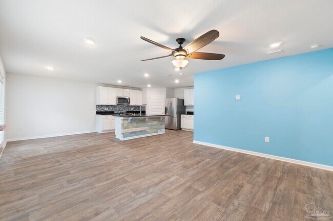Building Photo - 10609 Queens Gate Cir