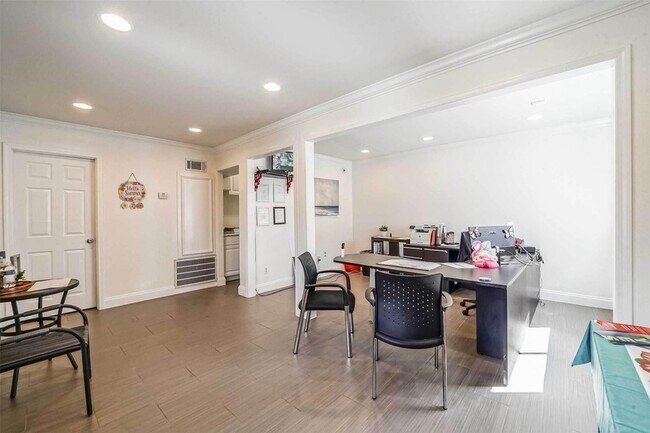 Building Photo - 8271 Stone St