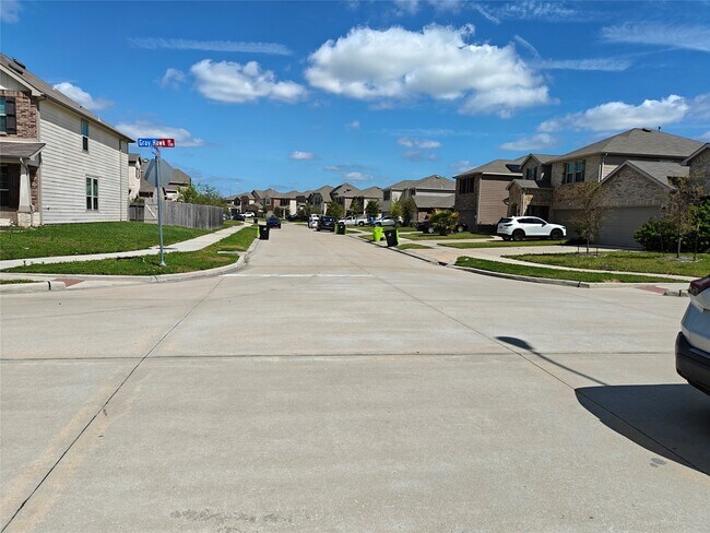 Building Photo - 1731 Gray Hawk Dr