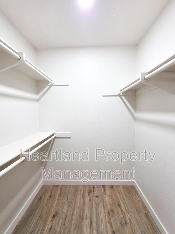 Building Photo - 800 S Anza St