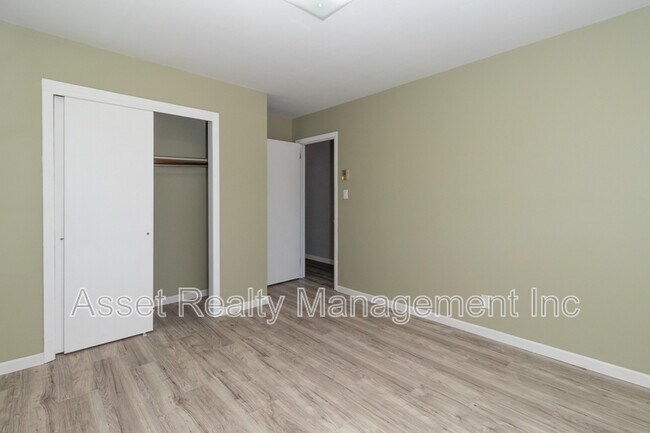 Building Photo - 6633 Wachese Ln