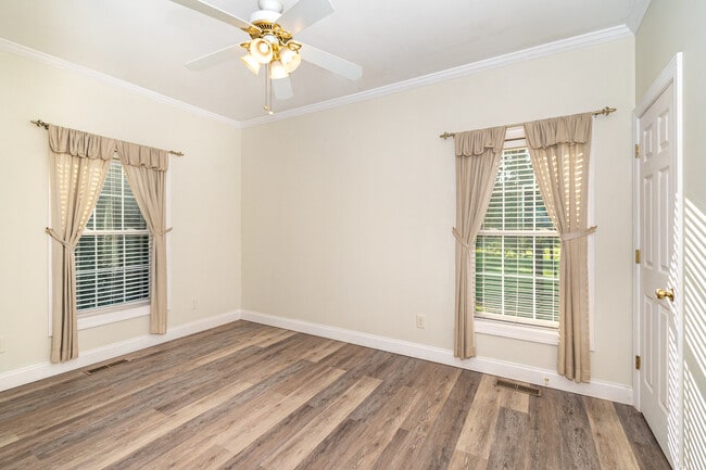 Building Photo - 8605 Haw River Rd