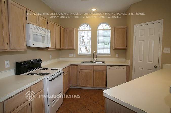 Building Photo - 2829 Clearwater Dr
