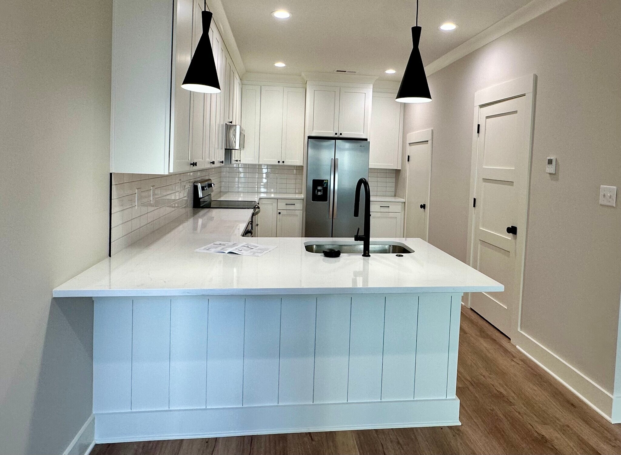 Building Photo - 16 Walnut St NE