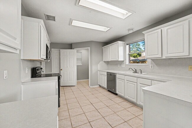 Building Photo - 5402 Timbers Quail Dr