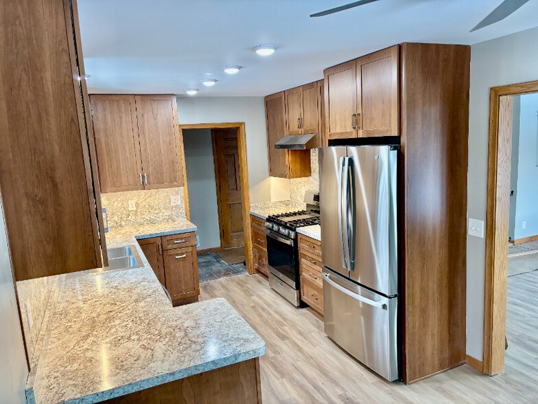 Building Photo - 6108 France Ave S