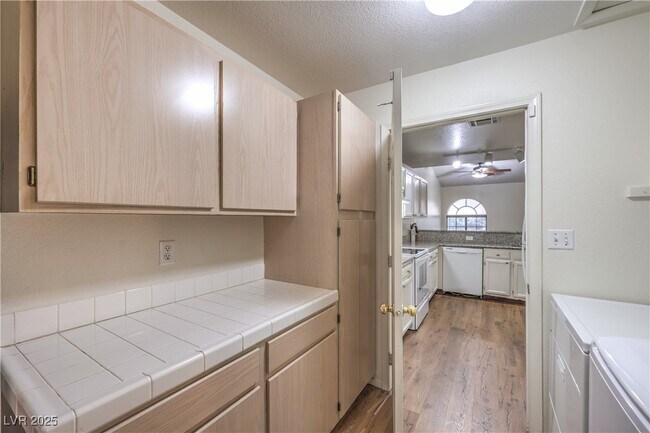 Building Photo - 3660 Renovah St