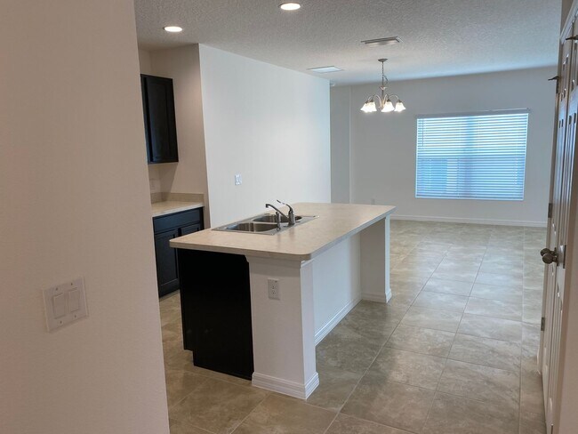 Building Photo - Newer Home, 3 Bedroom 2 Bath,  2 Car Garag...