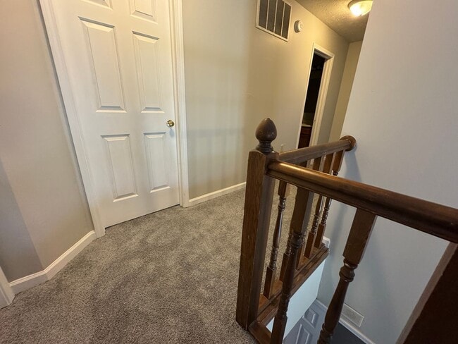 Building Photo - Eagle Creek 3 Bed 2.5 Bath
