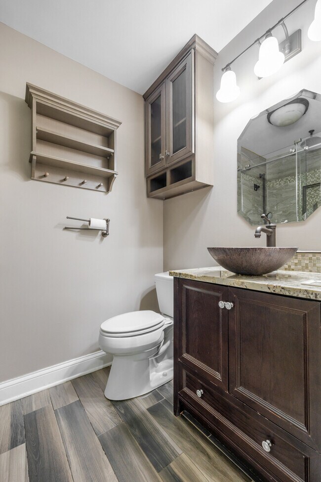 Building Photo - 713 Acadia Ct