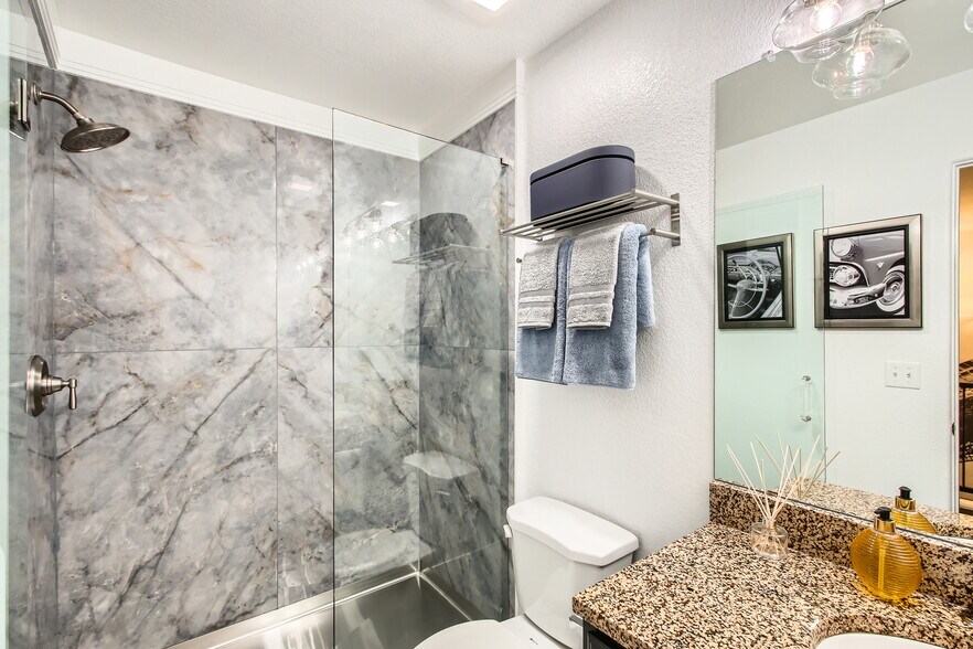 New East Primary Bath - 7349 Lowell Blvd