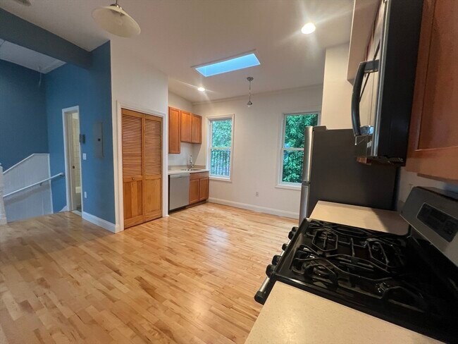 Building Photo - 7 Mullins Ct